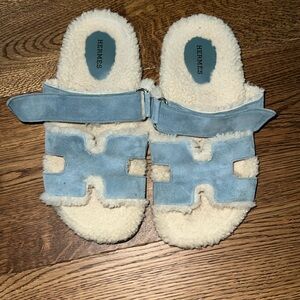 Hermes Chypre sandal	
Color: bleu pinède/écru
Size: 38.5 Box Included